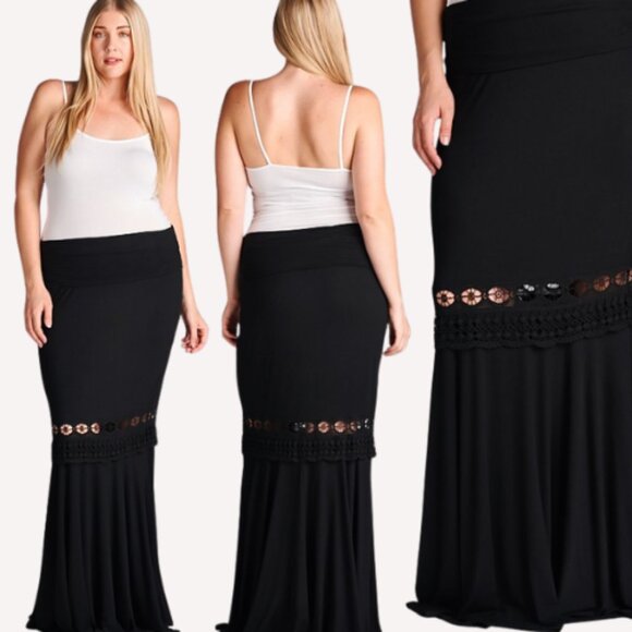 NEW Curvy Plus 1X-3X Stretchy Mermaid Lace Inset Maxi Skirt in Black - Picture 2 of 5
